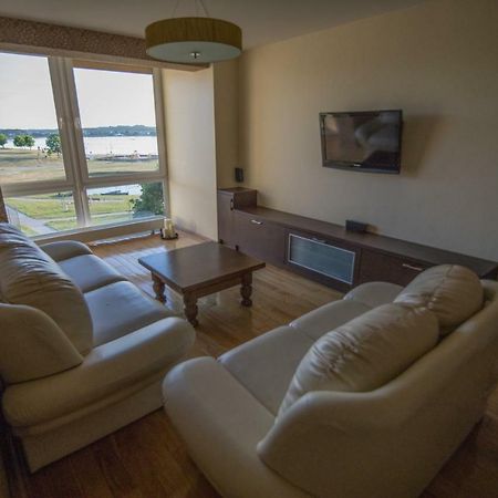 Cozy Apartment With A Wonderful Lake View เตลเช ภายนอก รูปภาพ