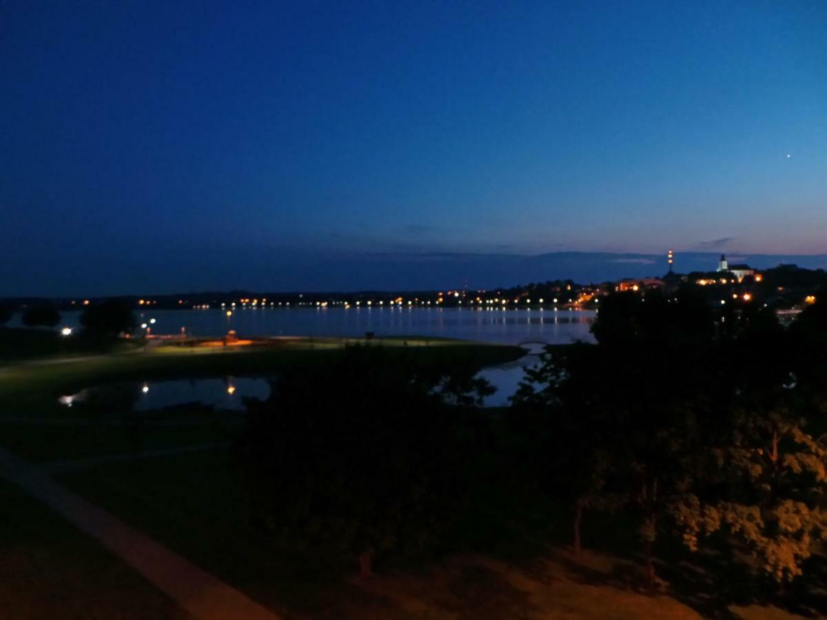 Cozy Apartment With A Wonderful Lake View เตลเช ภายนอก รูปภาพ